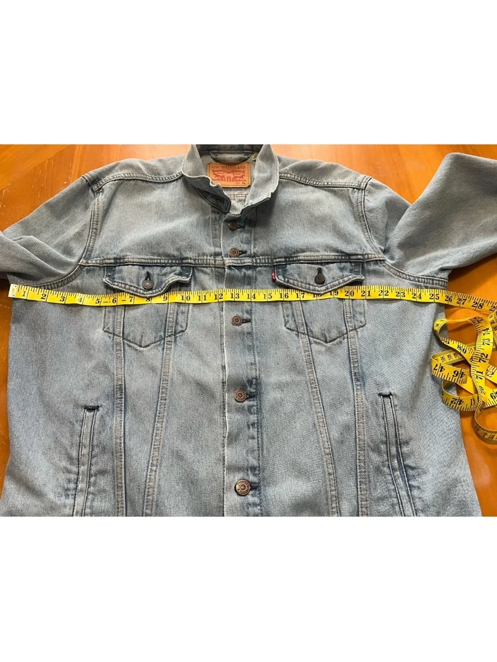 Levi’s Trucker Jacket 72334‑0131 Men’s XL • Soft Broken‑In Denim • Light Wash Fa